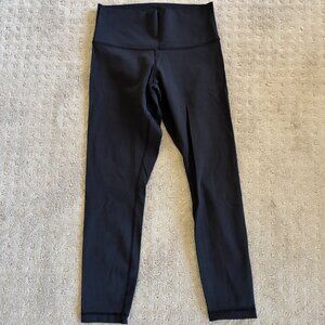 lululemon size six cropped leggings